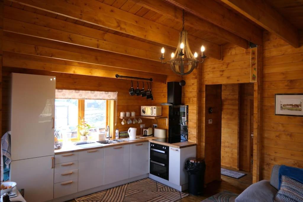 Bishy Barnabees Country With Hot Tub *