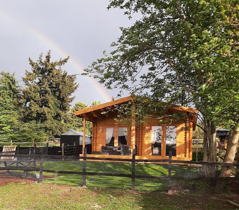 Bishy Barnabees Country With Hot Tub Holiday home *